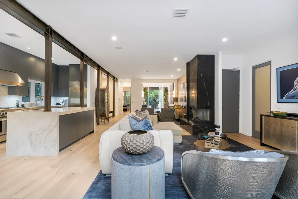 8719 Rosewood Ave- HsHProd-42