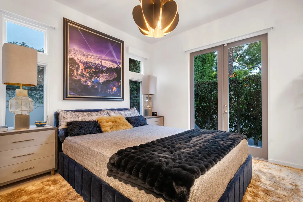 8719 Rosewood Ave- HsHProd-44