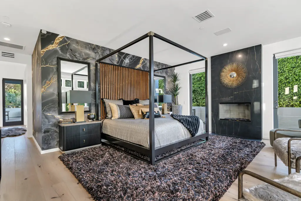 8719 Rosewood Ave- HsHProd-54